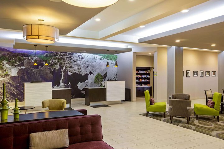 Hotel Interior 9 of 29