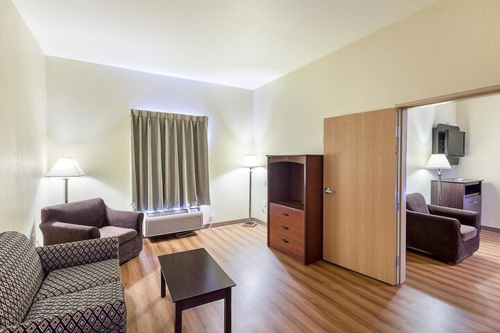 Room 13 of 34