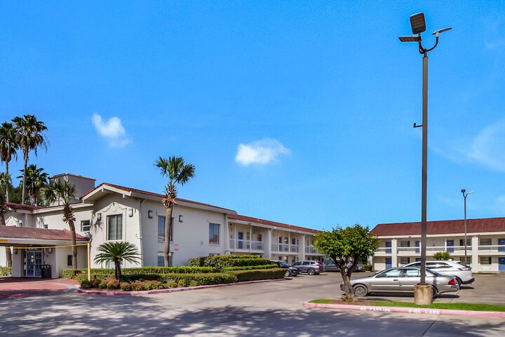 Hotel 5 of 53