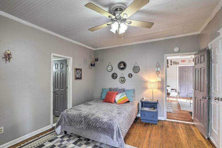 Stylish Woodfin Home w / Backyard & Fire Pit