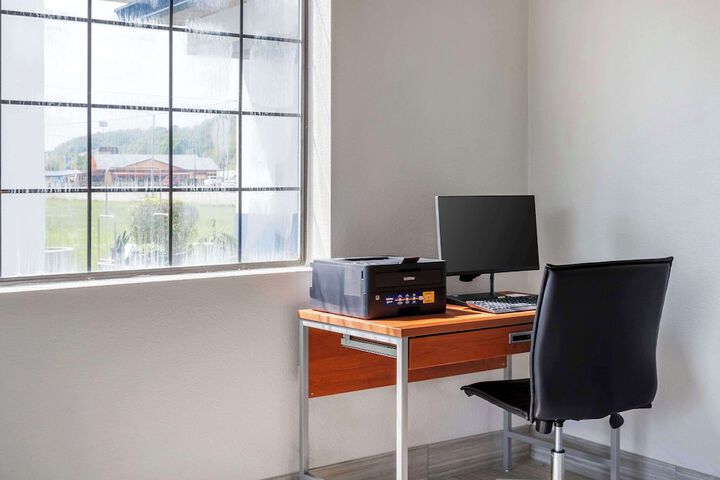 Business Center 30 of 30