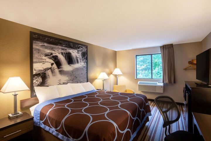 Room 11 of 21