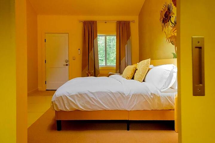 The Norsdale plus CMYK Motel on 10 acres in Phoenicia