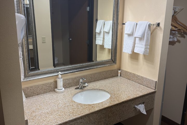 Americas Best Value Inn St. Robert