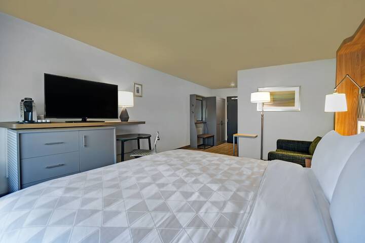 Room 26 of 57