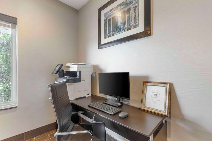 Business Center 71 of 71