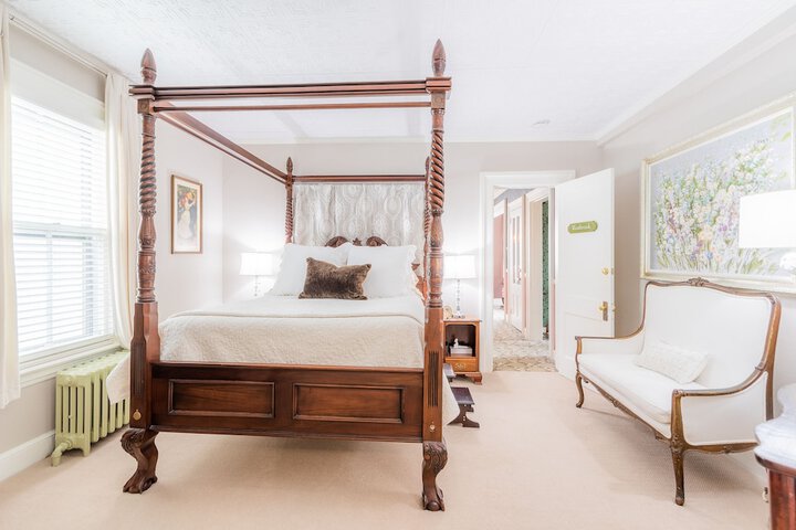 Westbrook Inn B & B