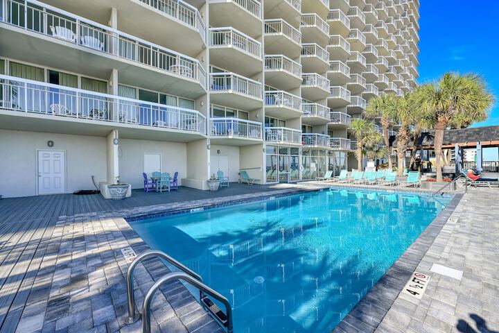 0206 Waters Edge Resort 1 Bedroom Condo by RedAwning