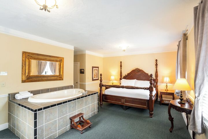 Lake Lure Inn & Spa
