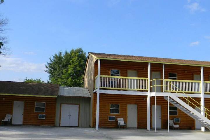 Little Shamrock Motel A1