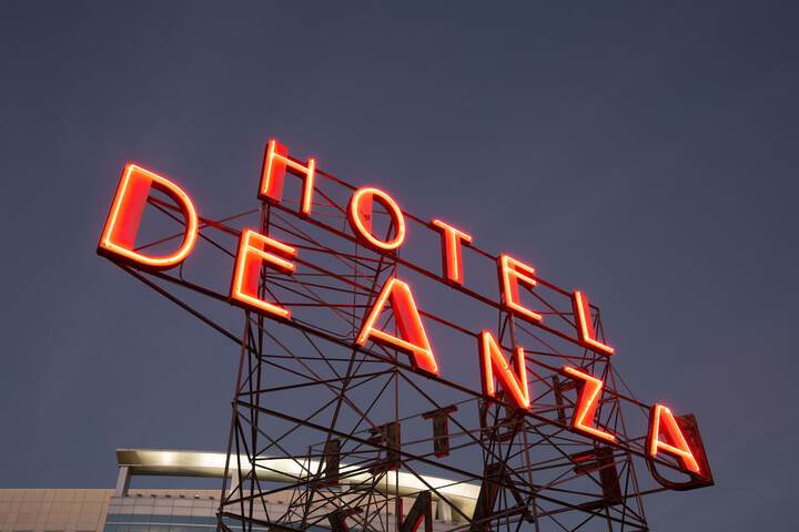 Hotel 5 of 205