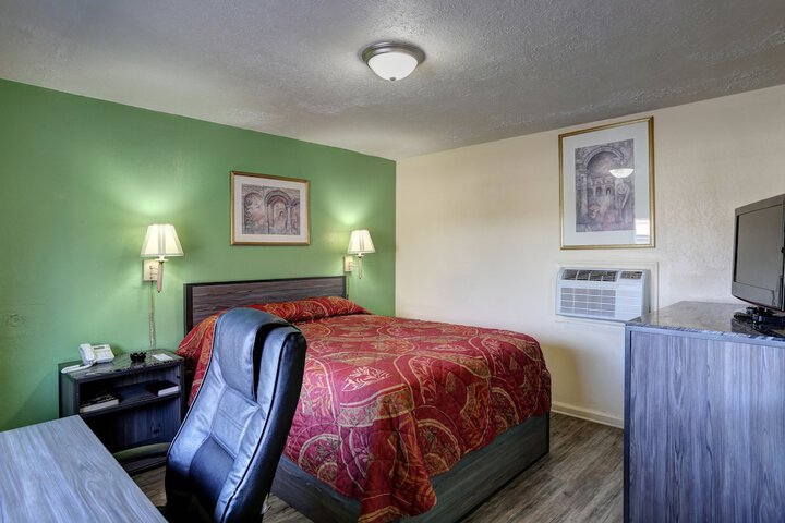 Room 18 of 25