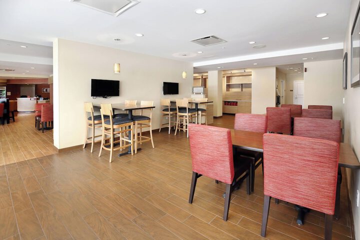 TownePlace Suites Grove City Mercer / Outlets