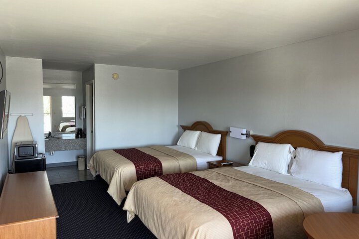 Clairmont Inn