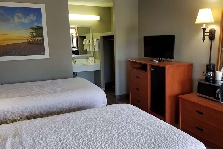 Room 17 of 27