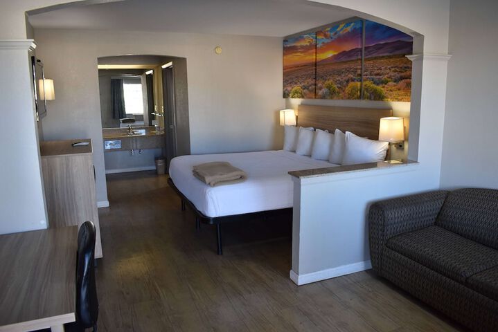 Room 32 of 40