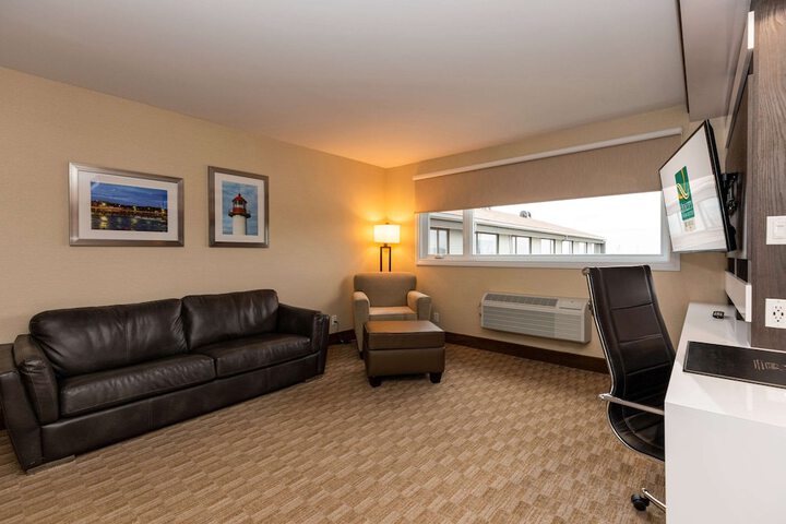 Room 42 of 68