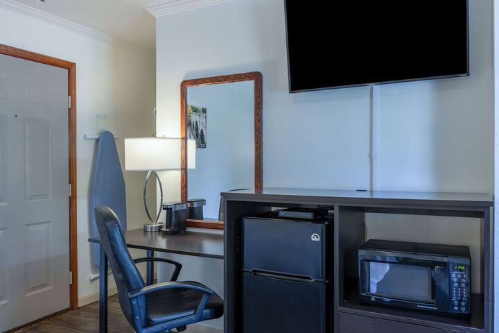 Room 31 of 34