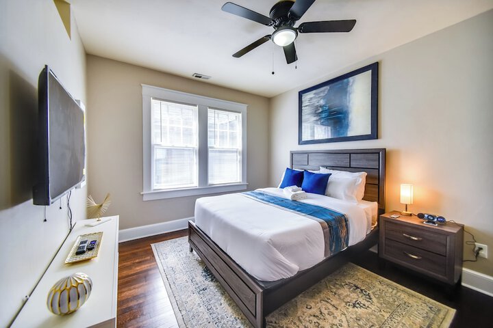 Modern Portsmouth Apartment: Walk to Norfolk Ferry