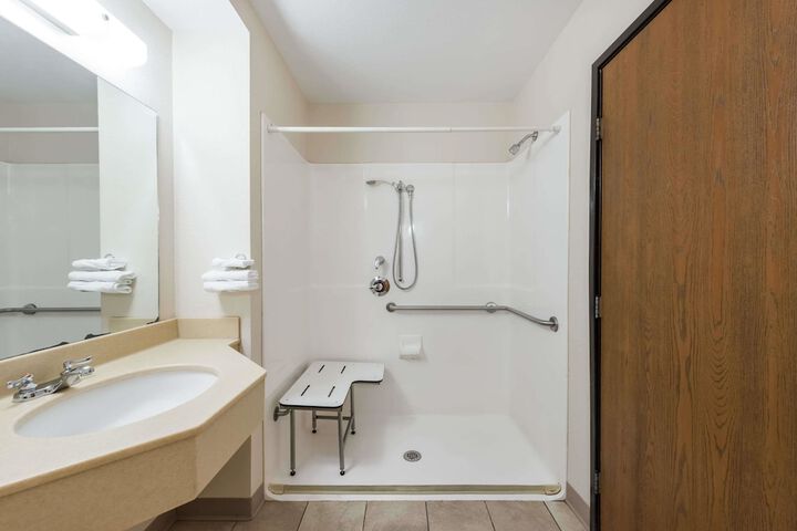 Room 15 of 35