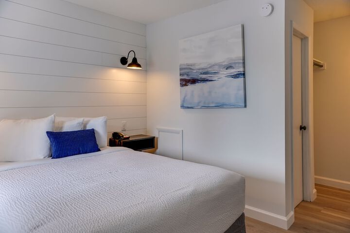 Room 5 of 15