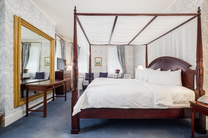 Room 16 of 39