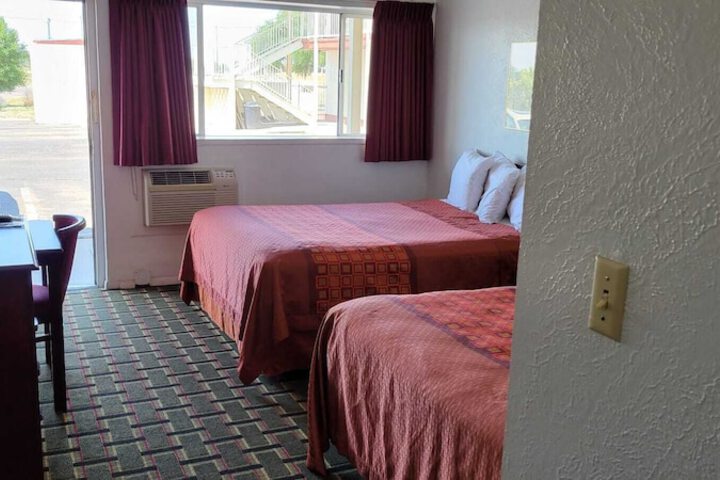 Stagecoach Motel