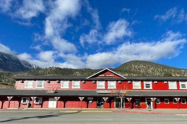 Lillooet Hotel Victoria