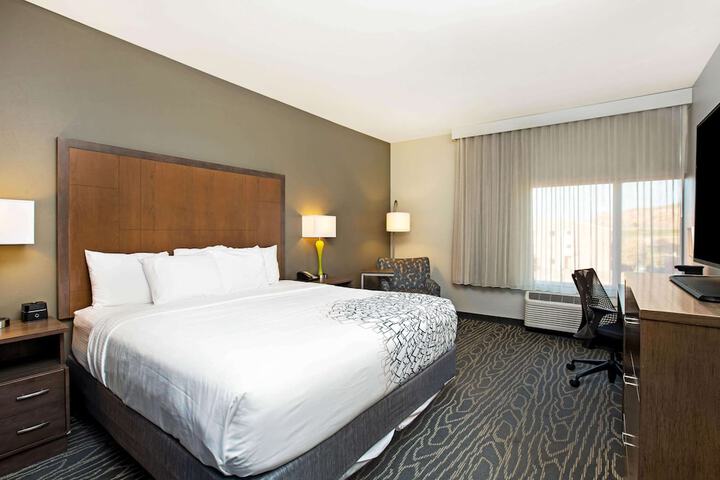 Room 38 of 61