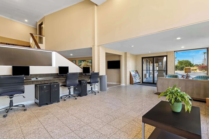 Best Western Date Tree Hotel