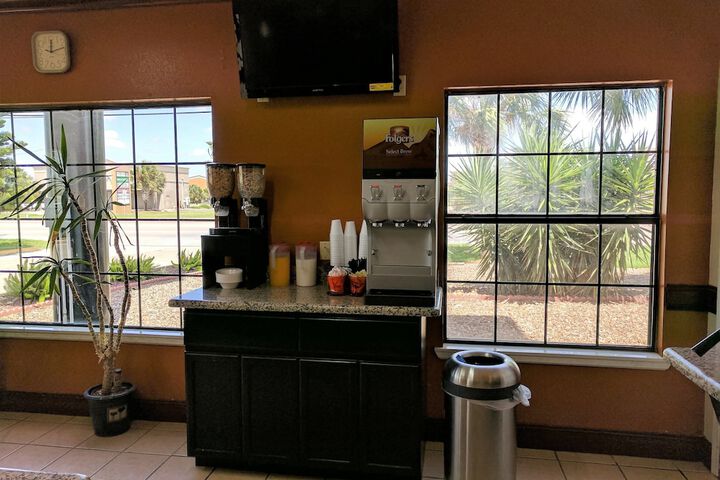 Breakfast/Coffee Service 54 of 60