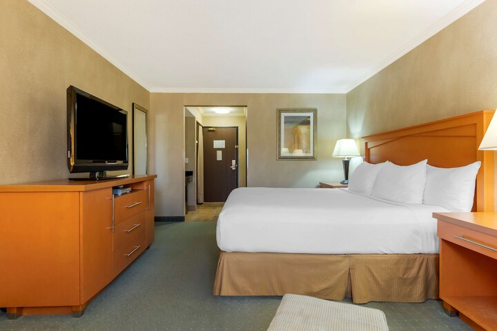 Room 16 of 47