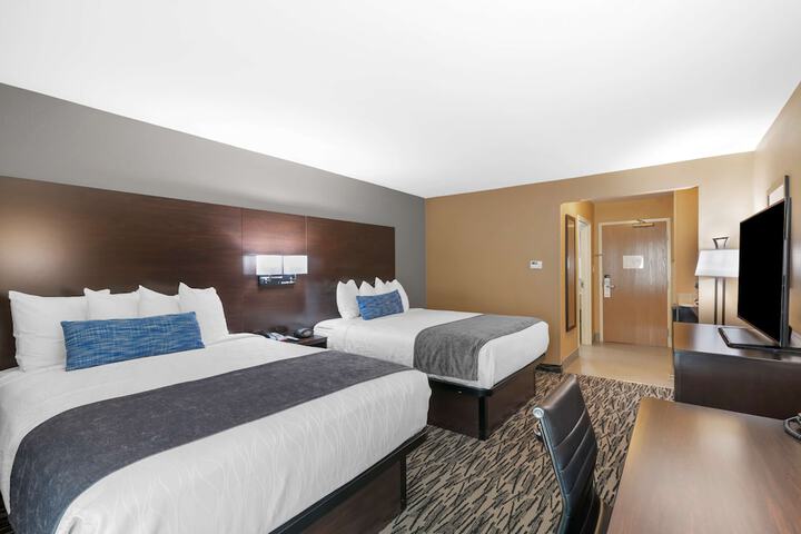 Room 8 of 32