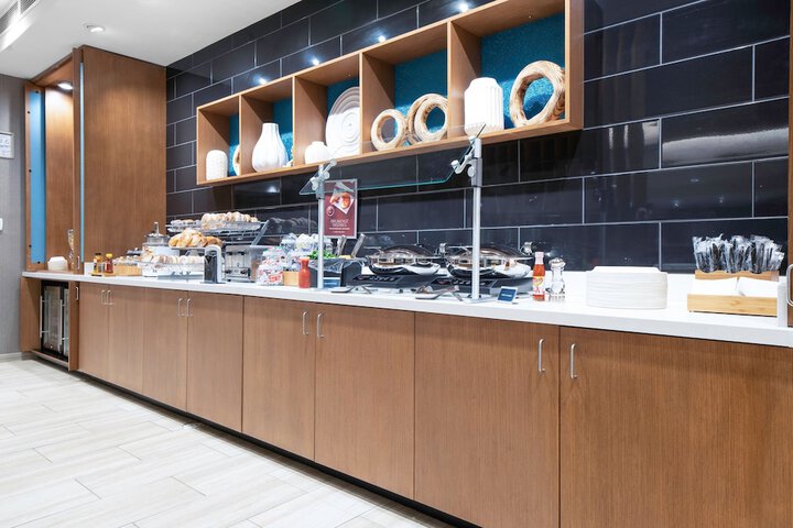 Breakfast/Coffee Service 31 of 40