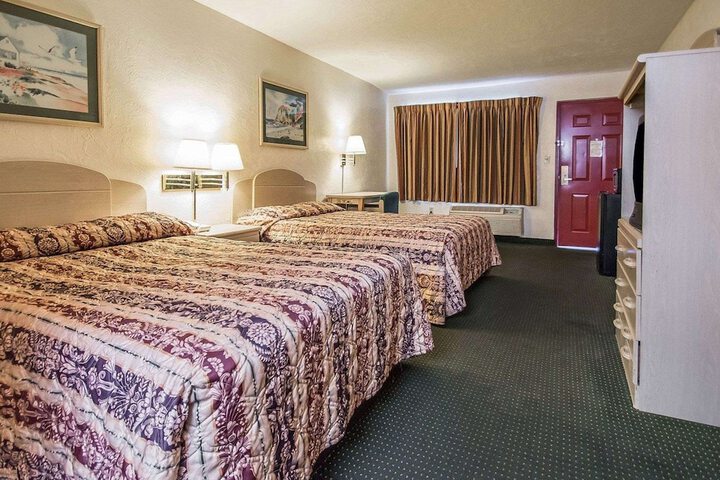 Room 28 of 31