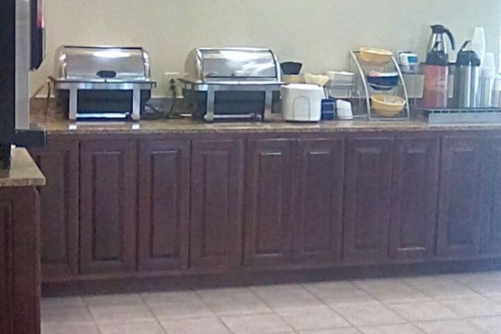 Breakfast/Coffee Service 34 of 37