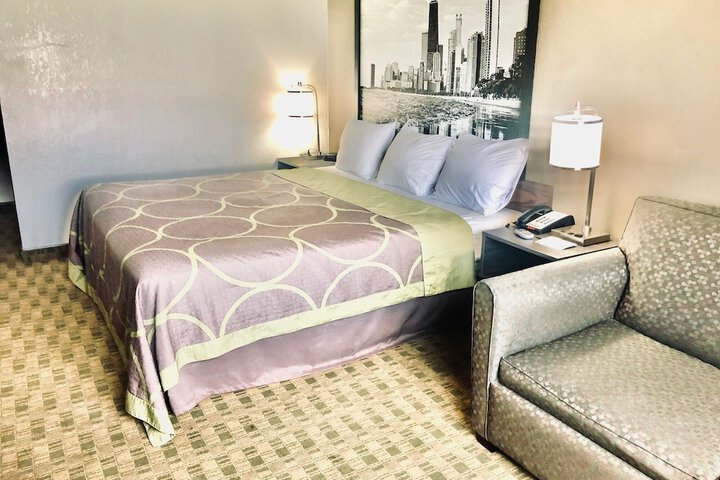 Room 8 of 15