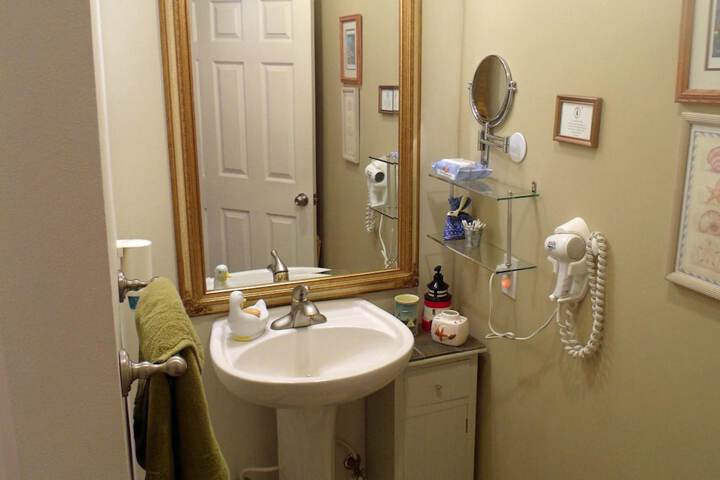 Room 10 of 34