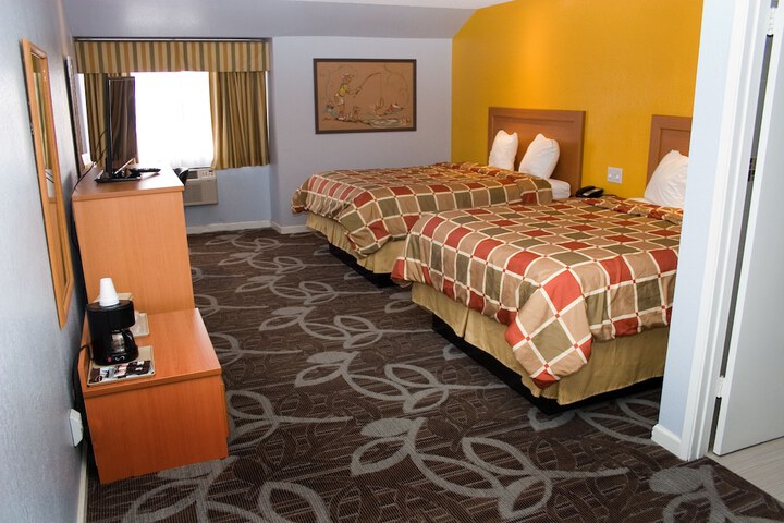 Room 23 of 35