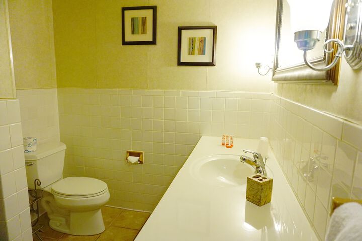 Room 52 of 89
