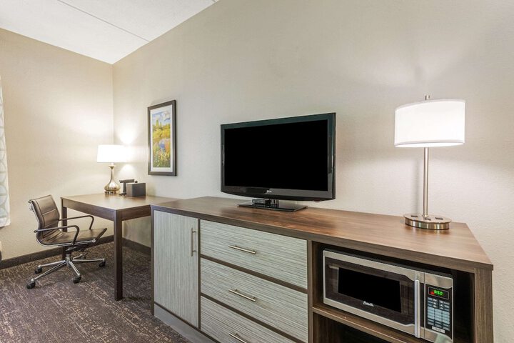 Room 30 of 49