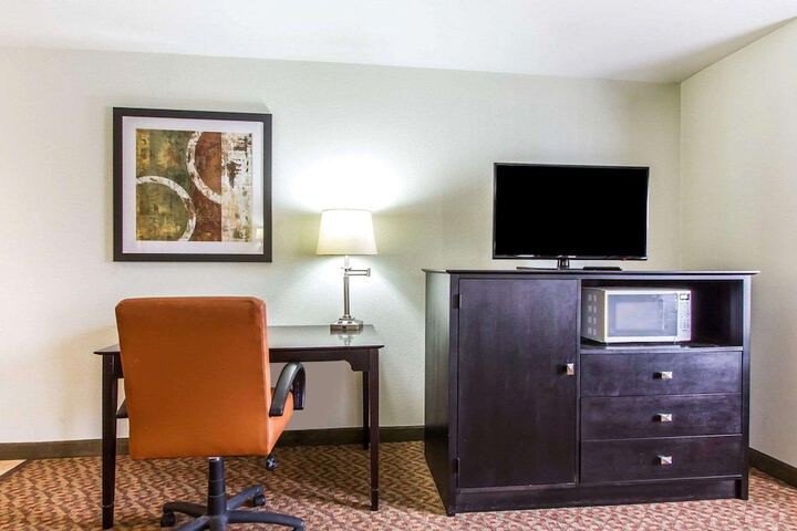 Quality Inn Pontiac