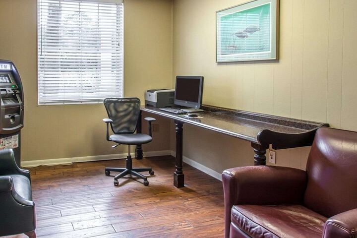 Business Center 94 of 100