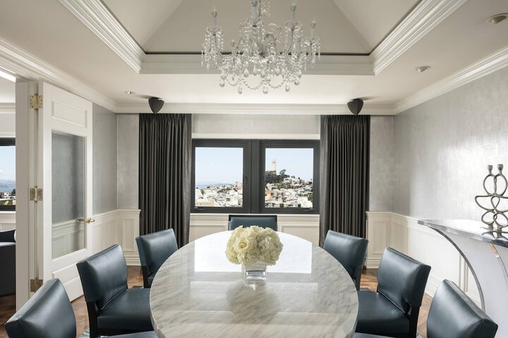 Room 43 of 102