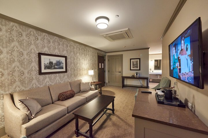 The Groton Inn