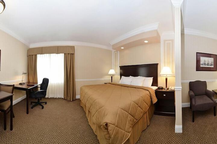 Room 34 of 65