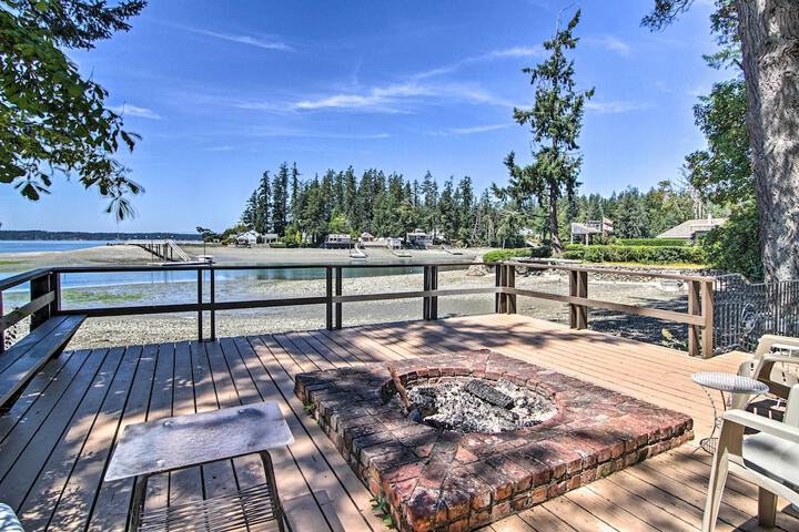 Waterfront Cabin w / Fire Pit in Gig Harbor!