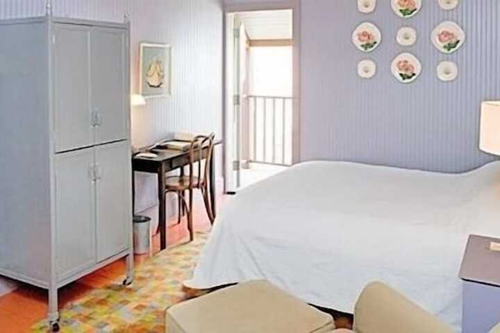 Room 45 of 104