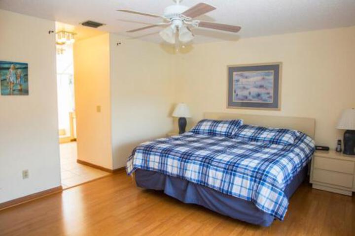 3BR Villa Claremont Holiday Home