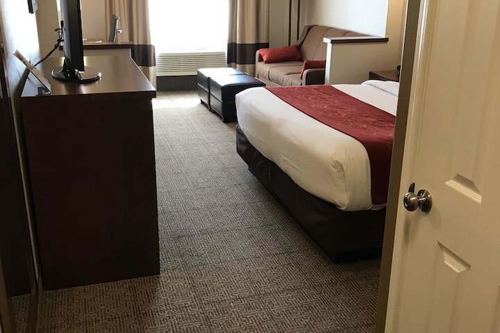Comfort Suites Near Six Flags Magic Mountain